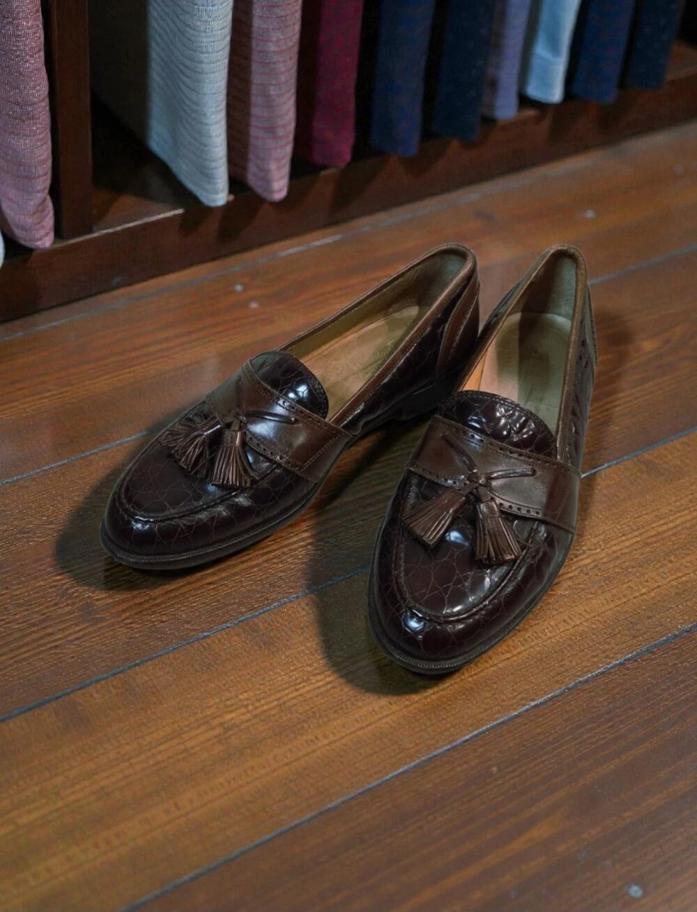 Vintage Tassel Loafers in Mahogany Brown Croc-Embossed Leather (Size 10M)